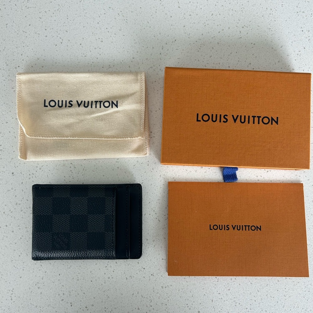 Excellent Condition Louis Vuitton Men’s Card Holder / Wallet with Money Clip